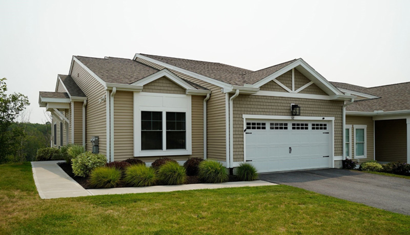 a photo of 52 Clearview Terrace, Unit 39, Milbury, MA 015276