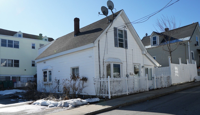 a photo of 31 Floyd Street, Lowell, MA 01852